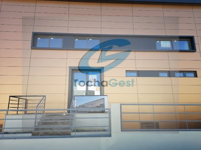 Armazém para Arrendamento em Arcozelo Foto 15