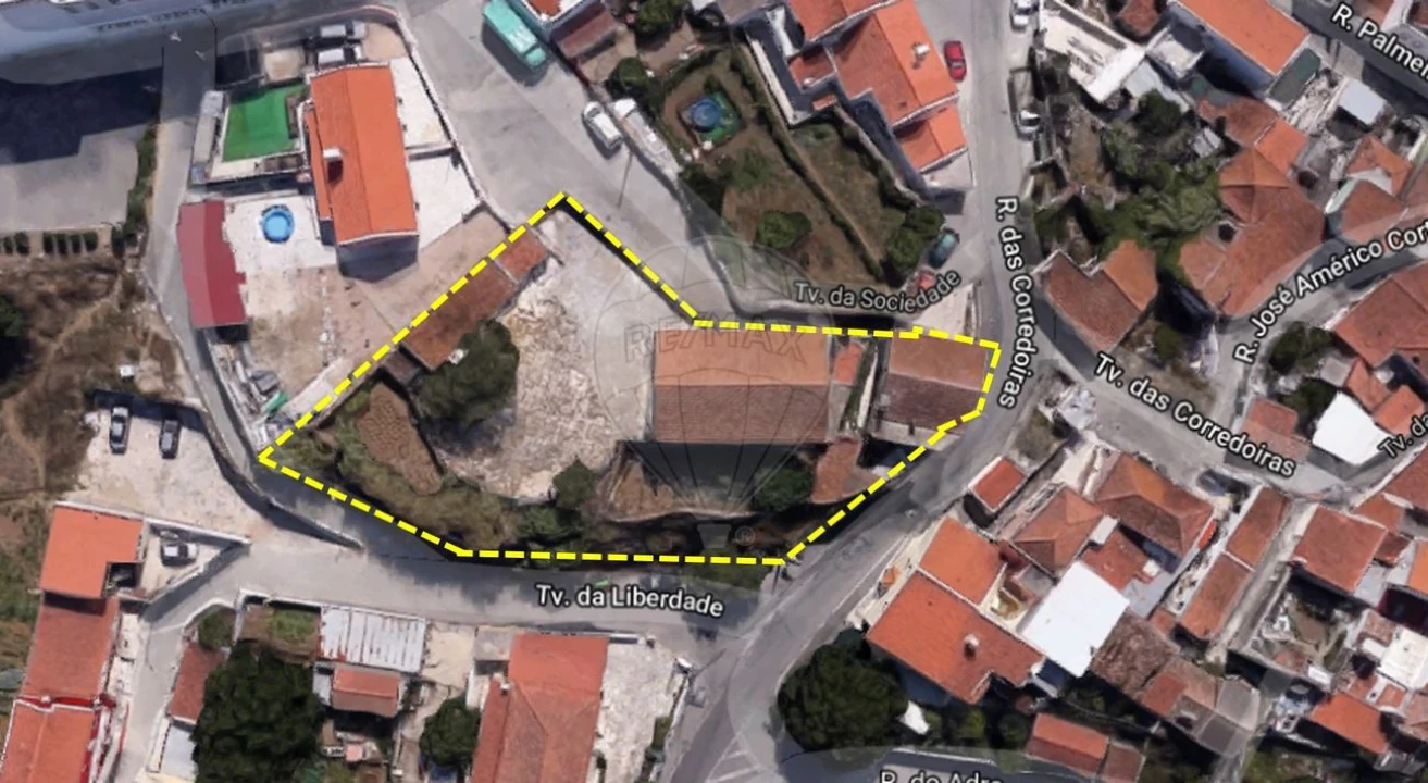 Prédio para Venda em Almargem do Bispo, Pêro Pinheiro e Montelavar Foto 1