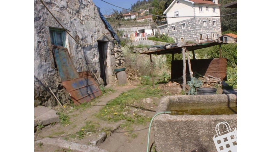 Moradia T2 para Venda em Sousela Foto 6