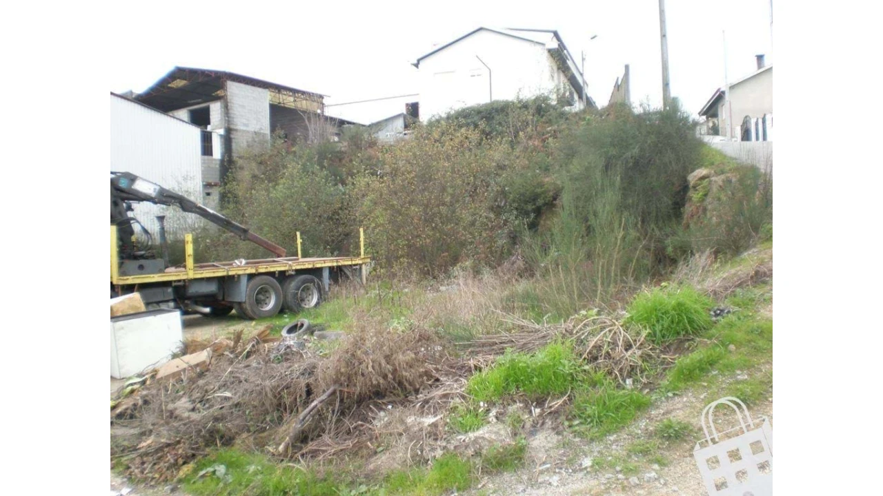 Terreno para Venda em Figueiras e Covas Foto 1