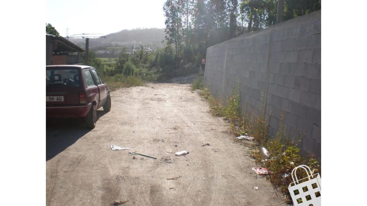 Terreno para Venda em Nevogilde Foto 1