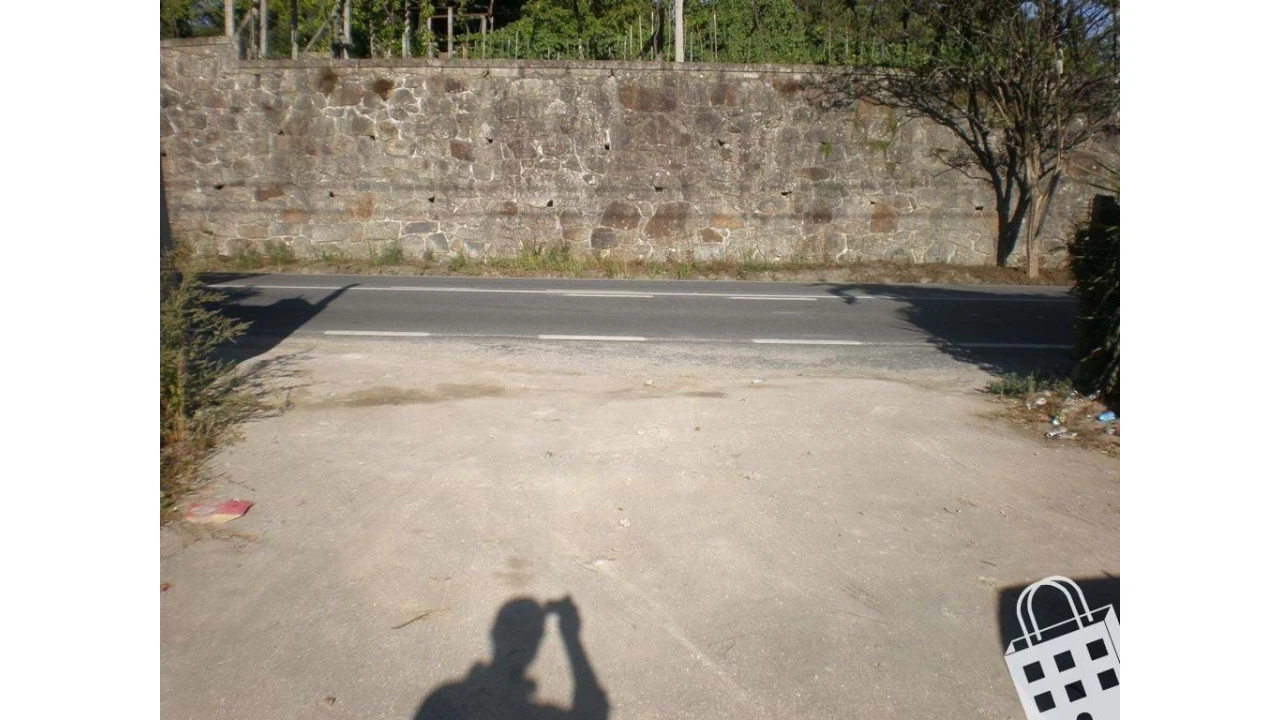 Terreno para Venda em Nevogilde Foto 2