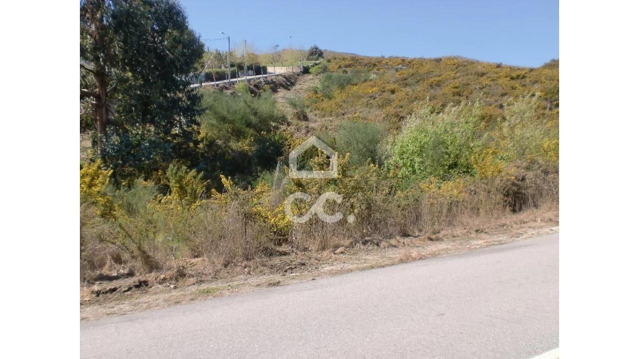 Terreno para Venda em Santa Eulalia Foto 2