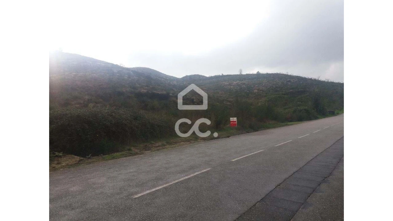 Terreno para Venda em Santa Eulalia Foto 1