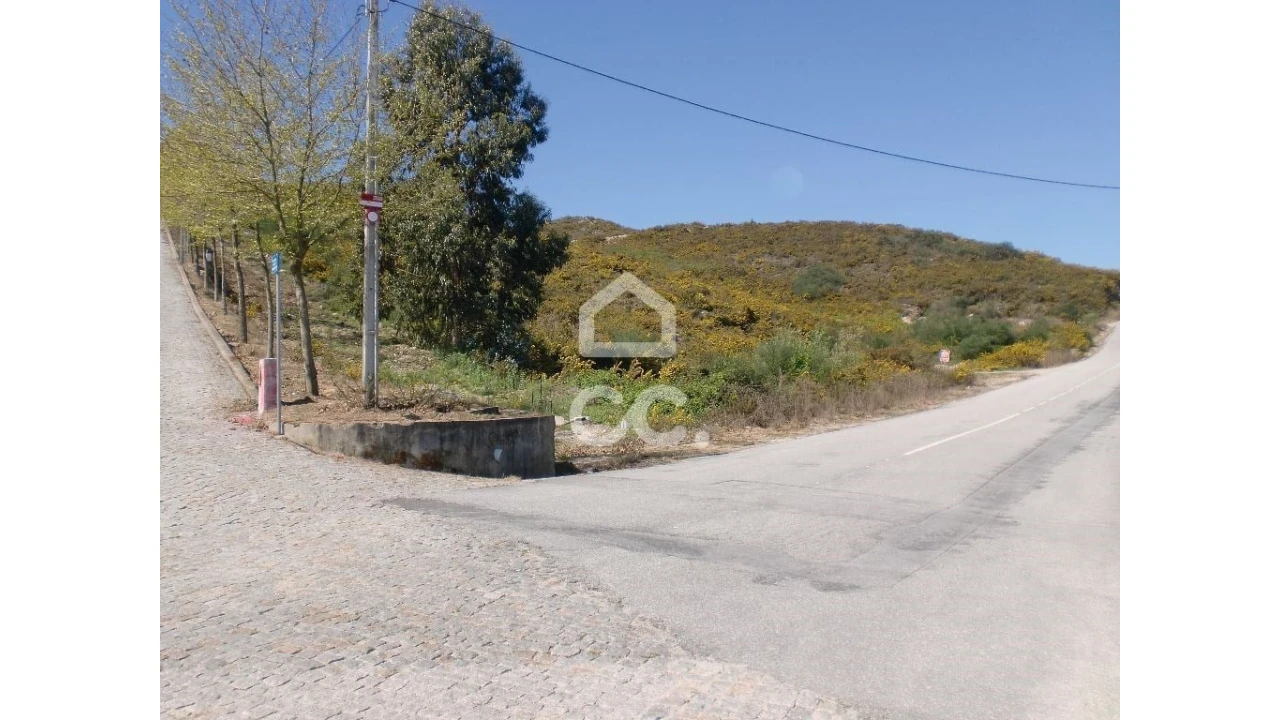 Terreno para Venda em Santa Eulalia Foto 3