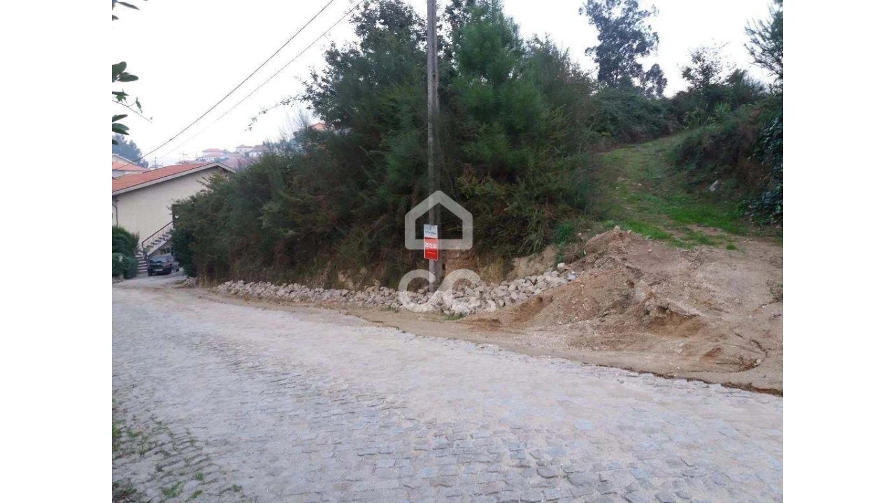 Terreno para Venda em Meinedo Foto 2