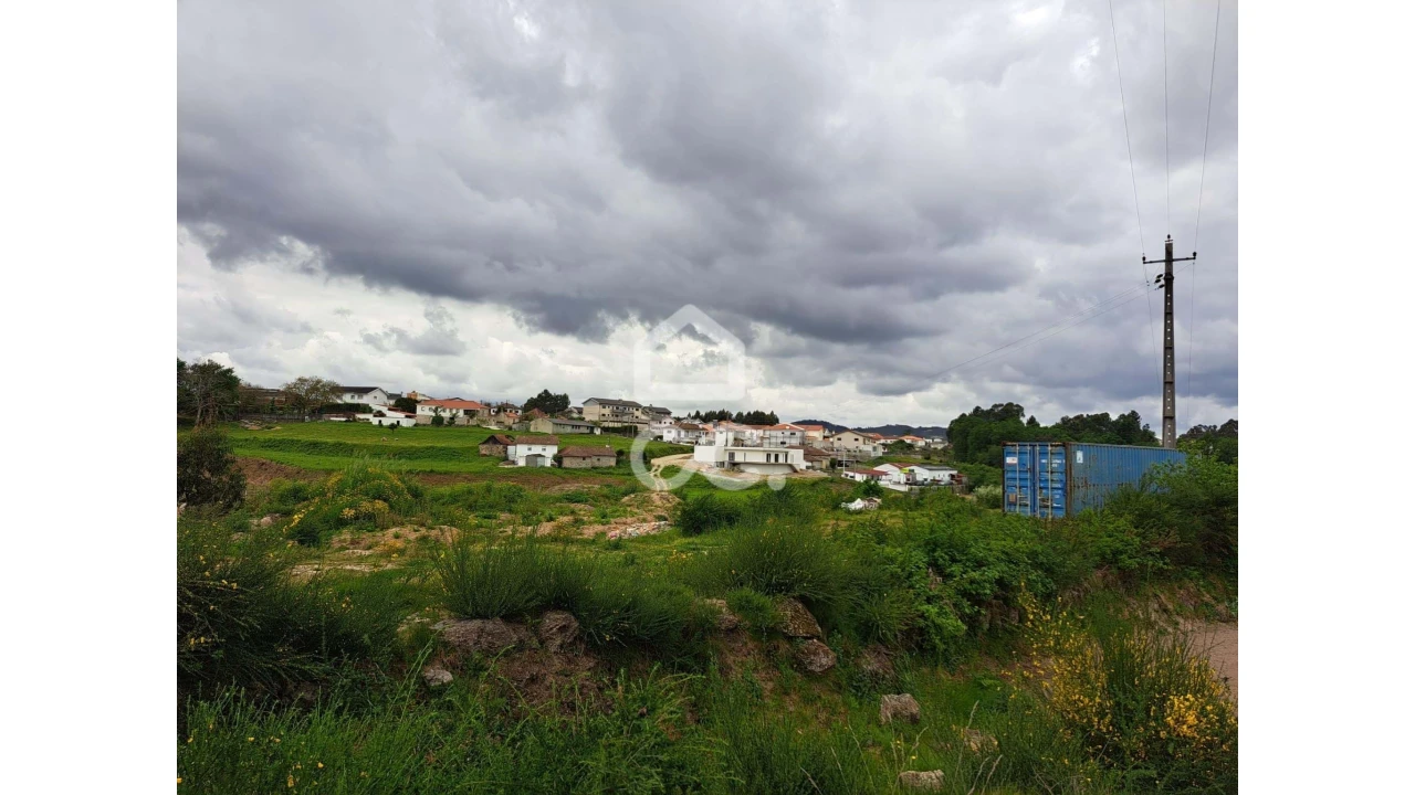 Terreno para Venda em Lodares Foto 6