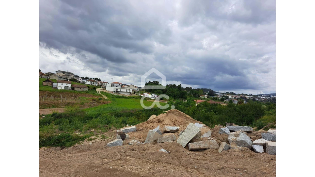 Terreno para Venda em Lodares Foto 3