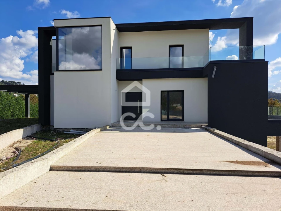 Moradia T3 para Venda em Louredo Foto 2