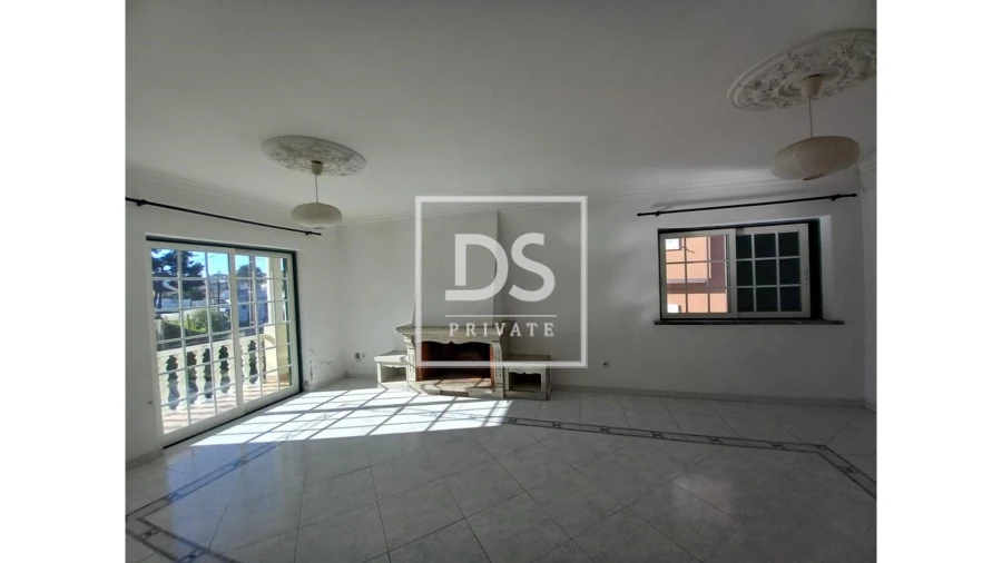 Moradia T3 para Venda em Charneca de Caparica e Sobreda Foto 2