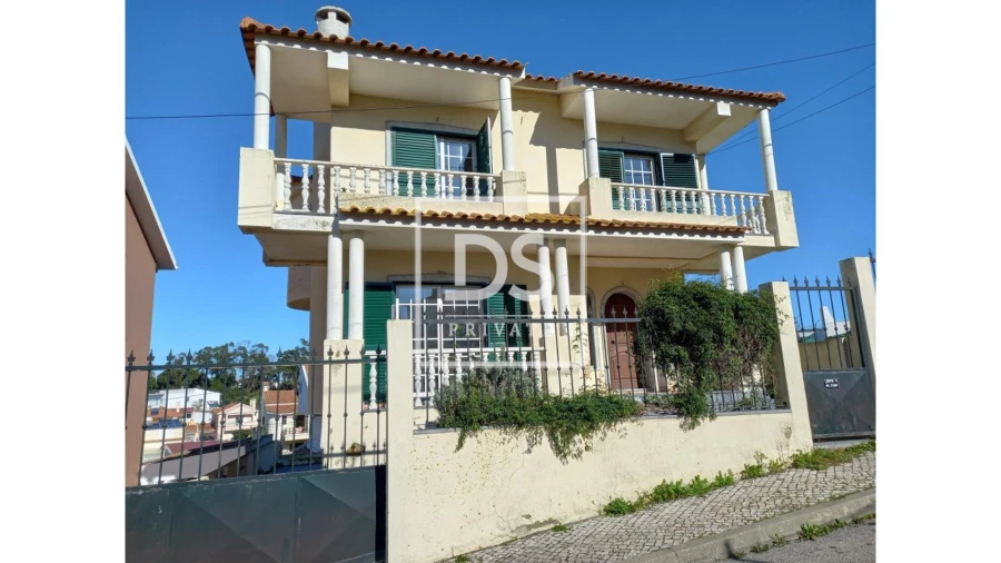 Moradia T3 para Venda em Charneca de Caparica e Sobreda Foto 4