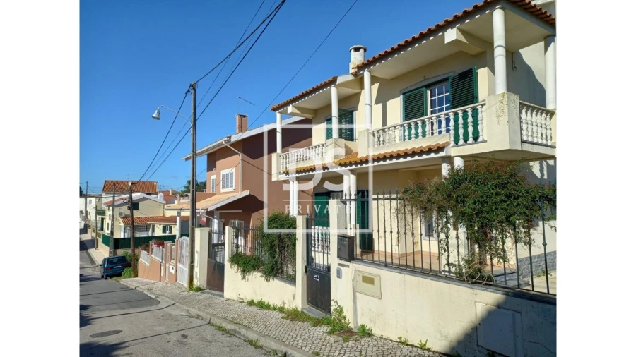 Moradia T3 para Venda em Charneca de Caparica e Sobreda Foto 3