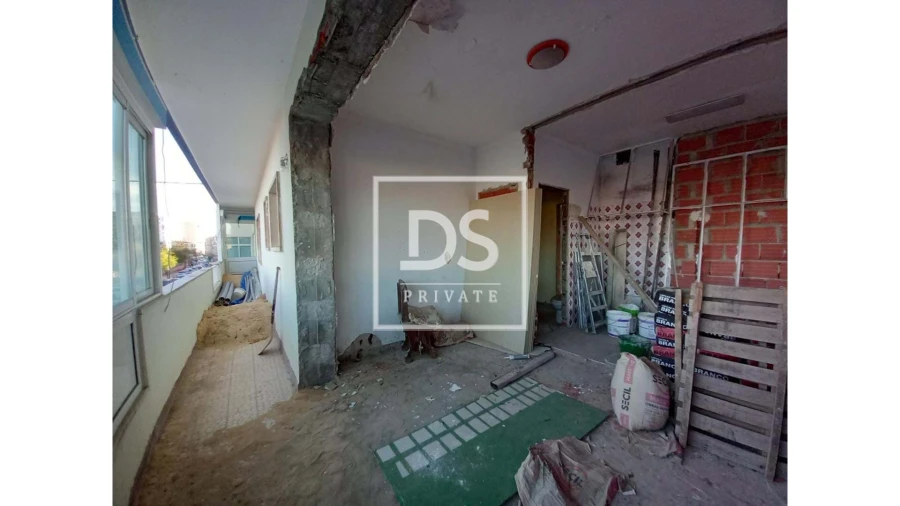 Apartamento T4 para Venda em Laranjeiro e Feijó Foto 3