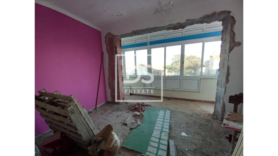 Apartamento T4 para Venda em Laranjeiro e Feijó Foto 6
