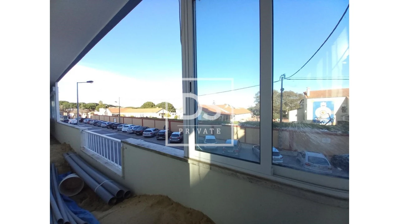 Apartamento T4 para Venda em Laranjeiro e Feijó Foto 2