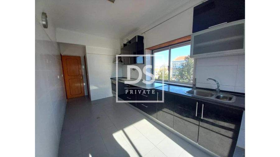 Apartamento T2 para Venda em Laranjeiro e Feijó Foto 11