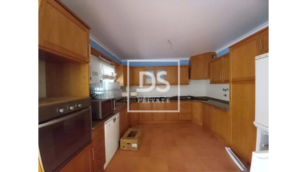 Moradia T5 para Venda em Carregado e Cadafais Foto 12