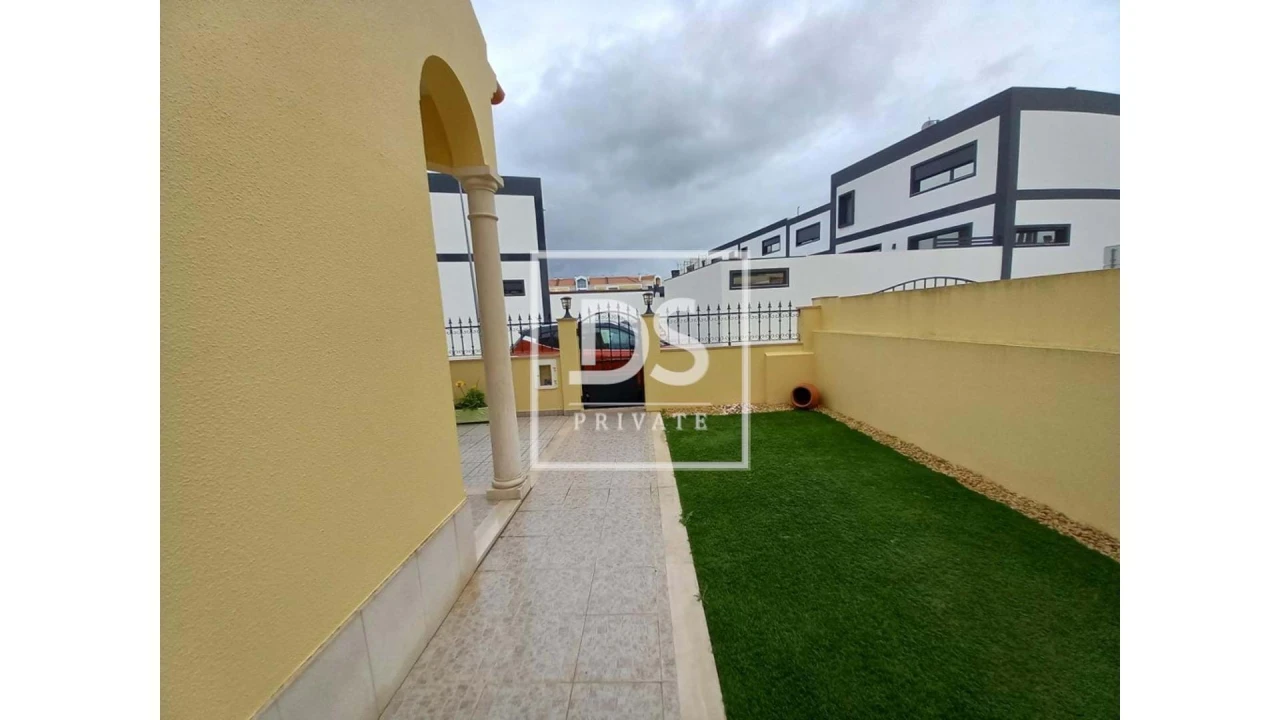 Moradia T5 para Venda em Carregado e Cadafais Foto 7