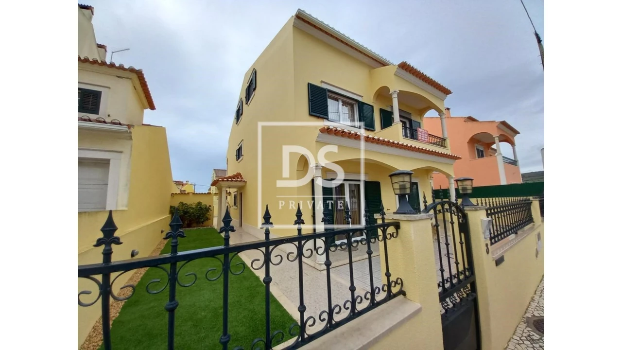 Moradia T5 para Venda em Carregado e Cadafais Foto 4