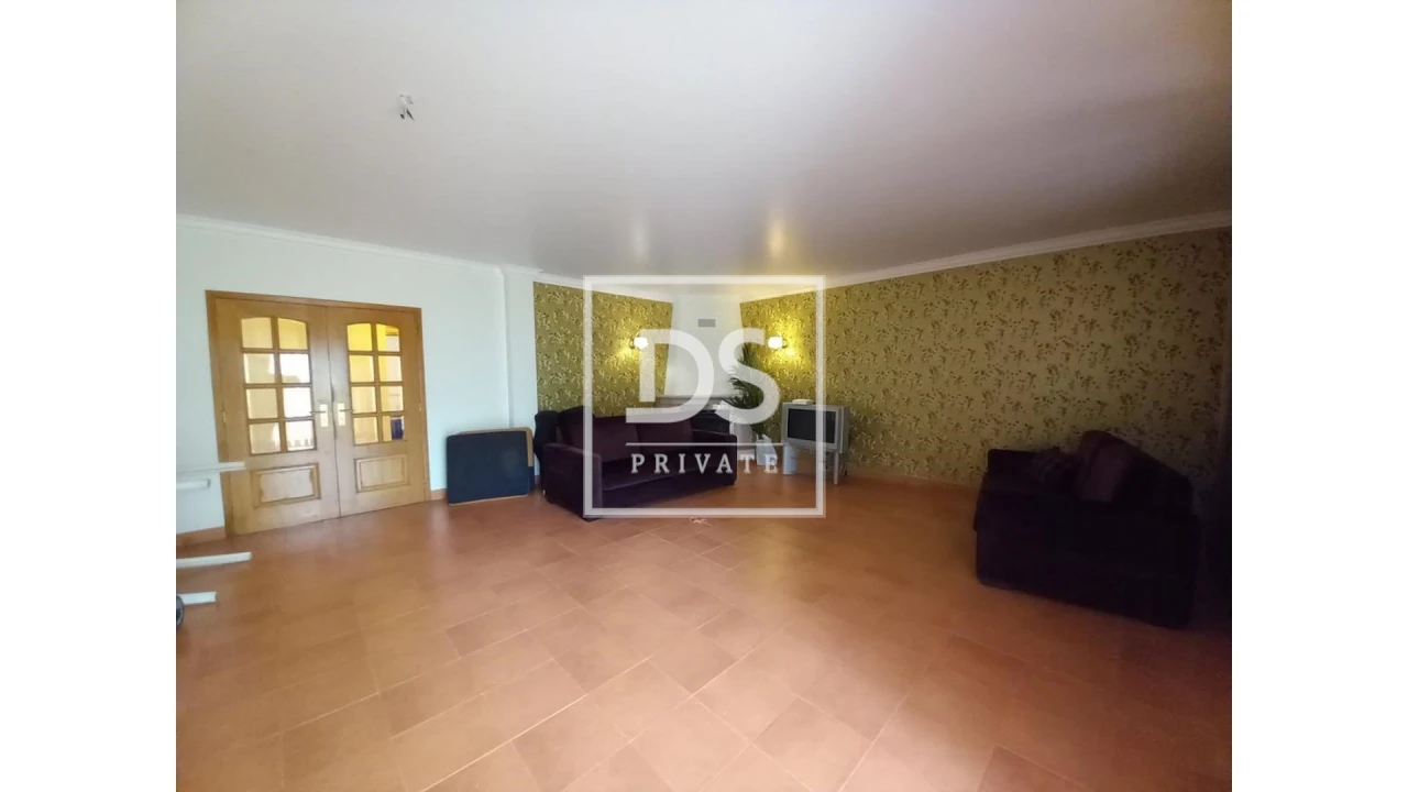 Moradia T5 para Venda em Carregado e Cadafais Foto 1