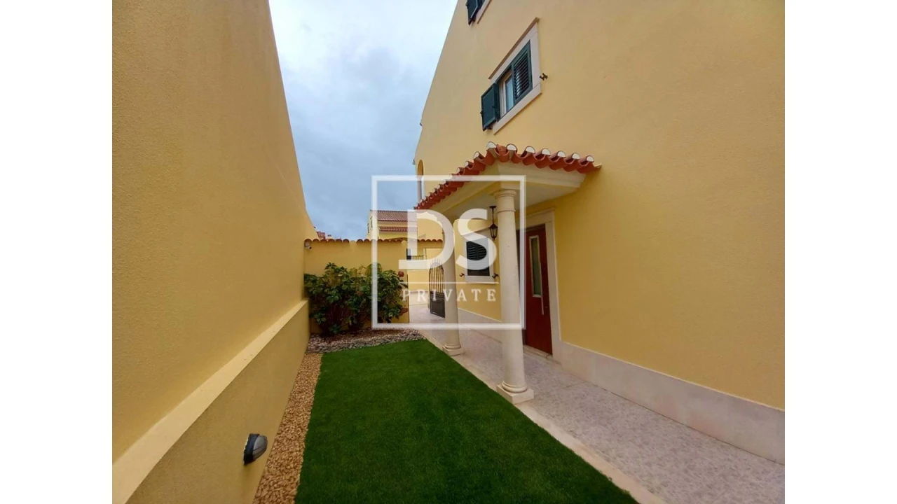 Moradia T5 para Venda em Carregado e Cadafais Foto 8