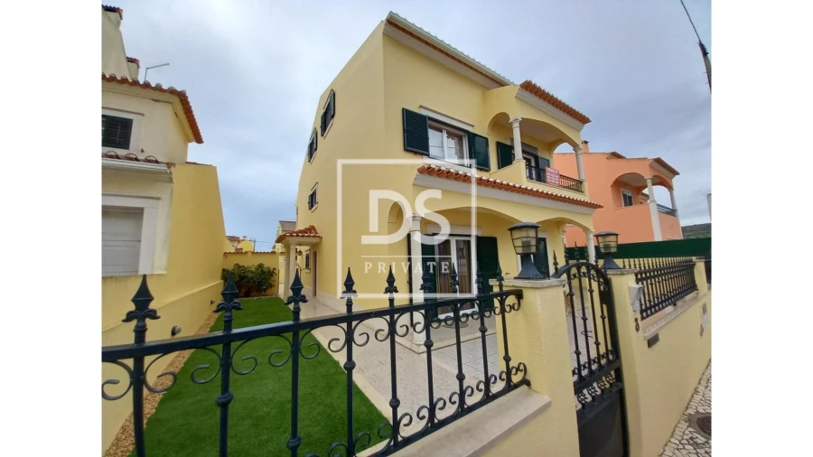 Moradia T5 para Venda em Carregado e Cadafais Foto 4