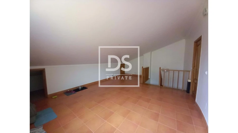 Moradia T5 para Venda em Carregado e Cadafais Foto 22