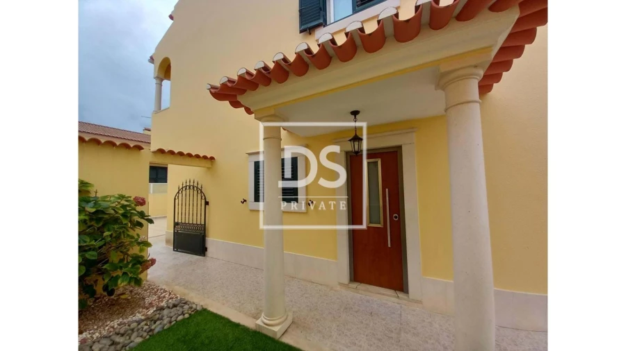 Moradia T5 para Venda em Carregado e Cadafais Foto 9