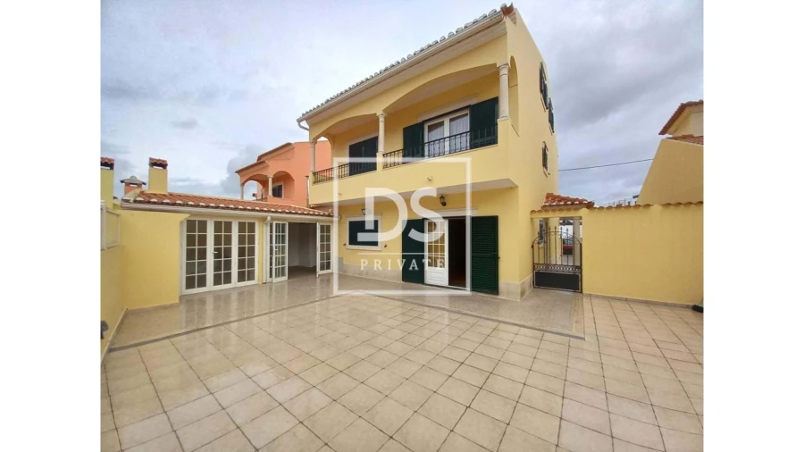 Moradia T5 para Venda em Carregado e Cadafais Foto 2