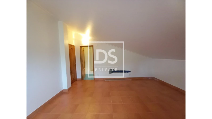 Moradia T5 para Venda em Carregado e Cadafais Foto 23