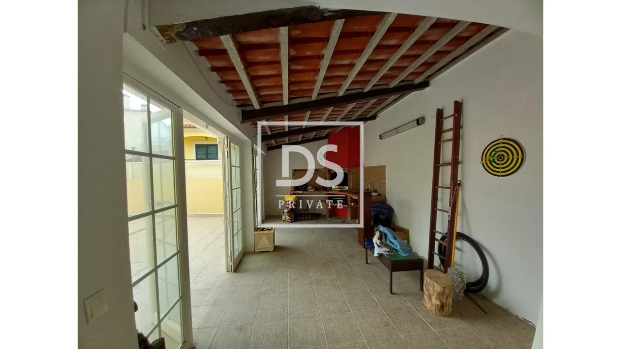 Moradia T5 para Venda em Carregado e Cadafais Foto 25