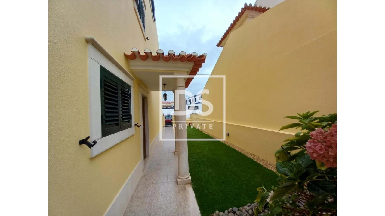 Moradia T5 para Venda em Carregado e Cadafais Foto 6