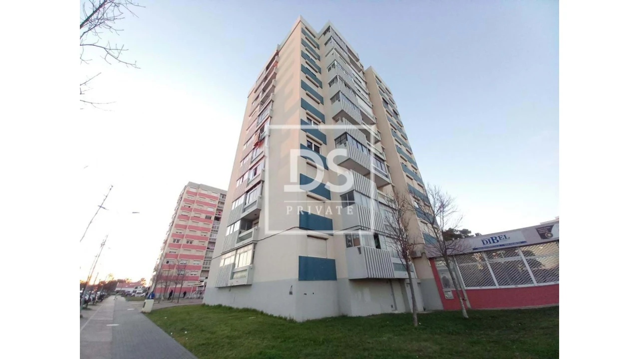 Apartamento T2 para Venda em Santo Antonio da Charneca Foto 3