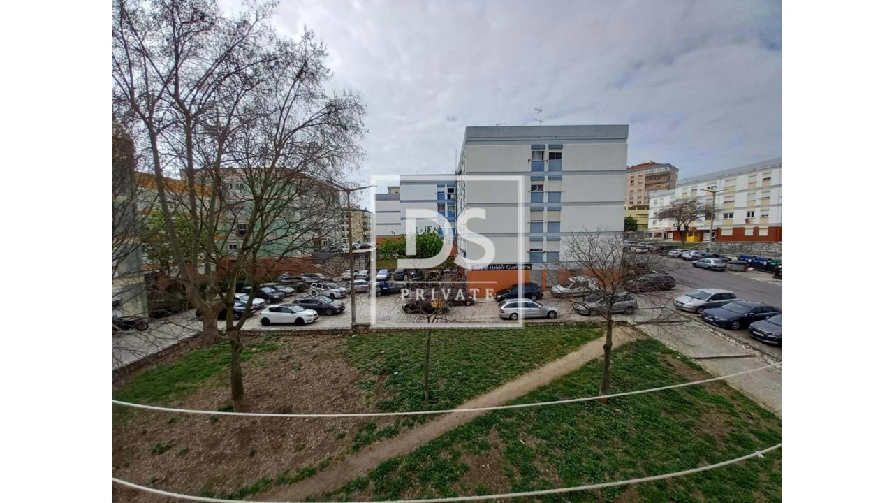 Apartamento T1 para Venda em Corroios Foto 4