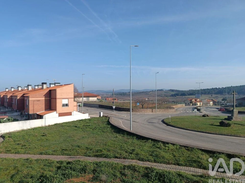 Moradia T5 para Venda em Vimioso Foto 22