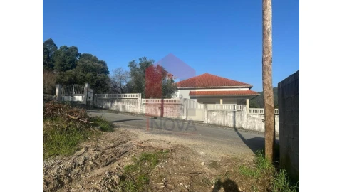 Terreno para Venda em Pico de Regalados, Gondiães e Mós