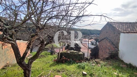 Moradia T2 para Venda em Castanheira de Pêra e Coentral