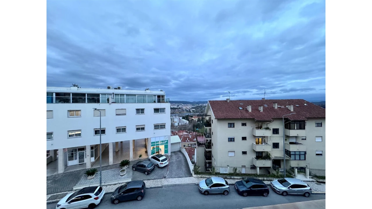 Apartamento T5 para Venda em Eiras e São Paulo de Frades Foto 2