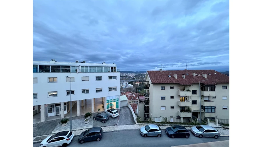 Apartamento T5 para Venda em Eiras e São Paulo de Frades Foto 2