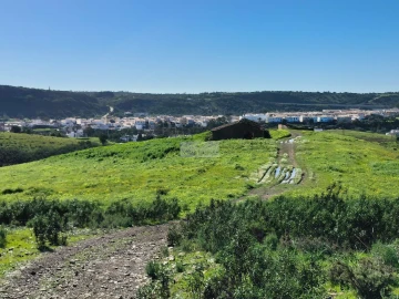 Terreno para Venda em Lagos (São Sebastião e Santa Maria)