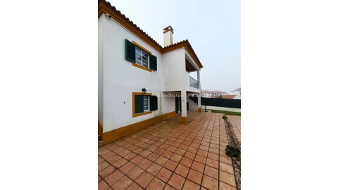 Moradia T4 para Venda em Sesimbra (Castelo)