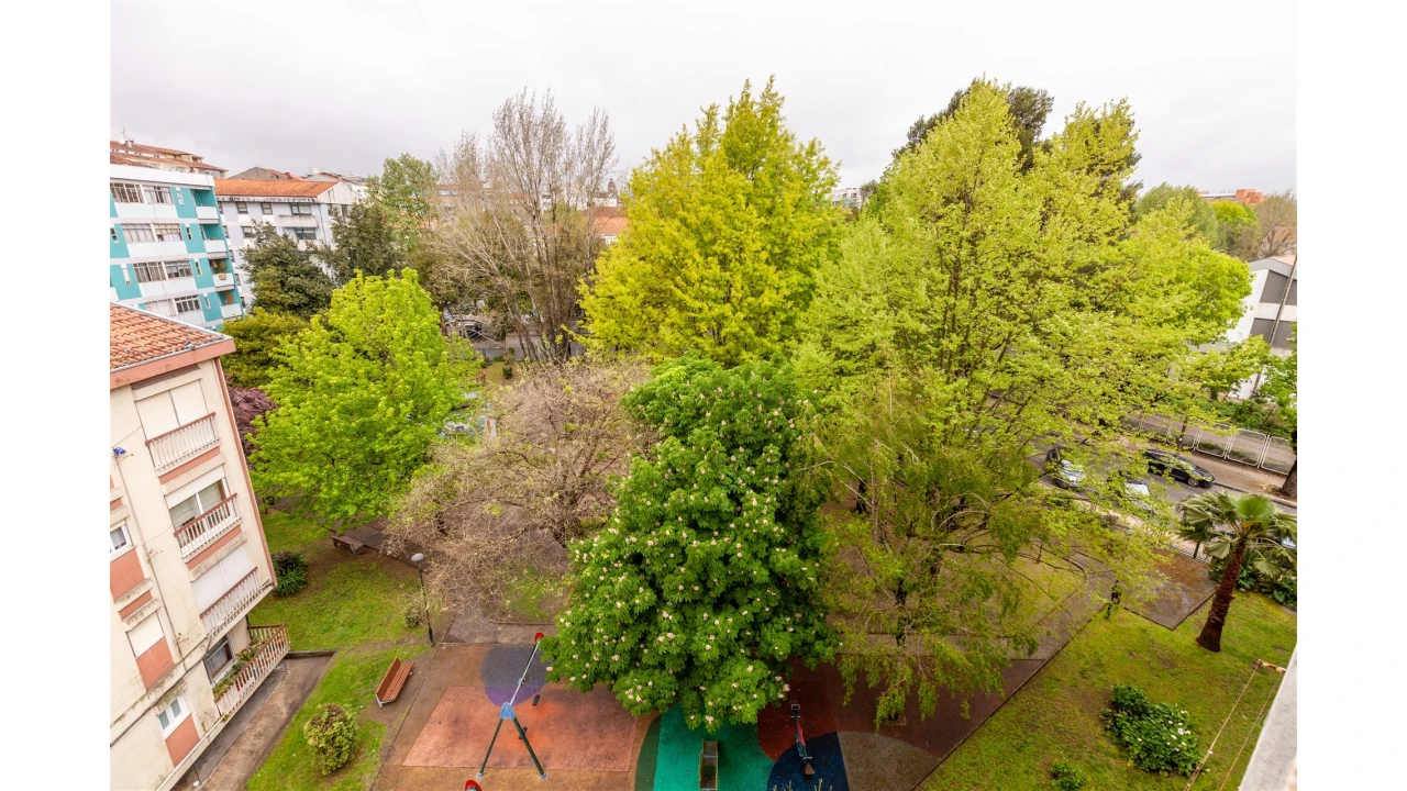 Apartamento T2 para Arrendamento férias em Braga (Maximinos, Sé e Cividade) Foto 5