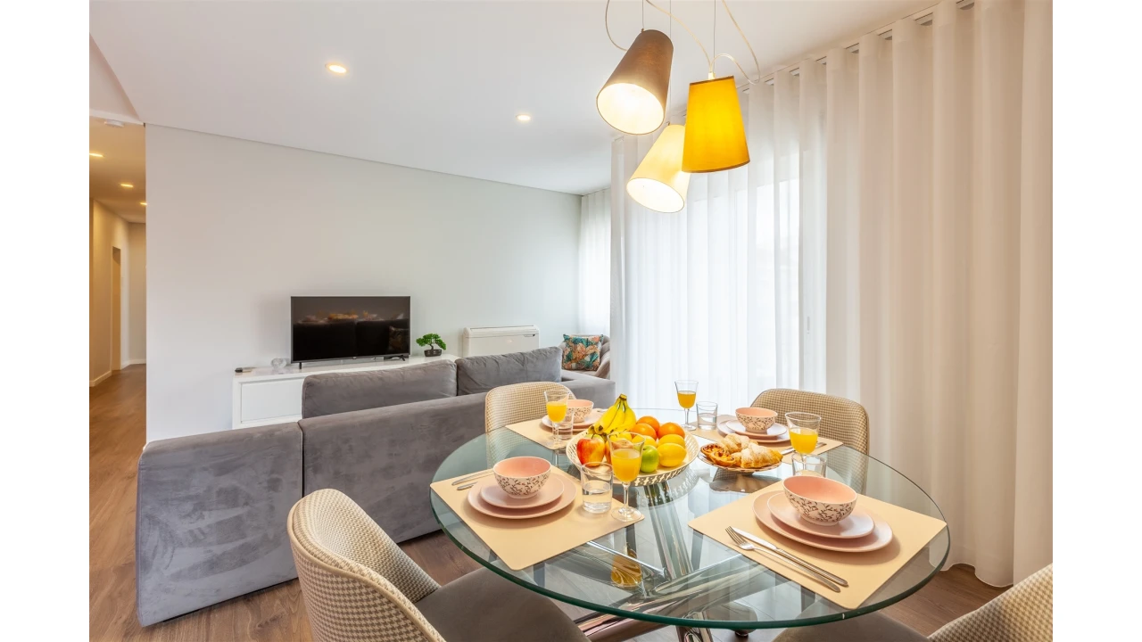 Apartamento T2 para Arrendamento férias em Braga (Maximinos, Sé e Cividade) Foto 23