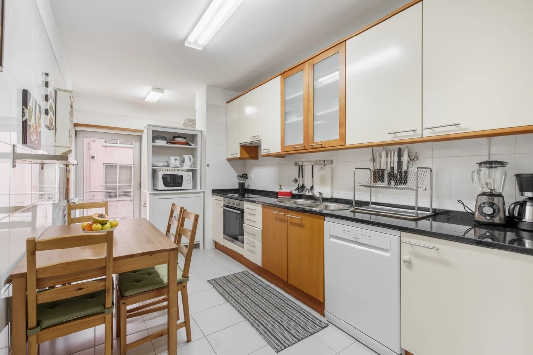 Apartamento T2 para Arrendamento férias em Braga (Maximinos, Sé e Cividade) Foto 18