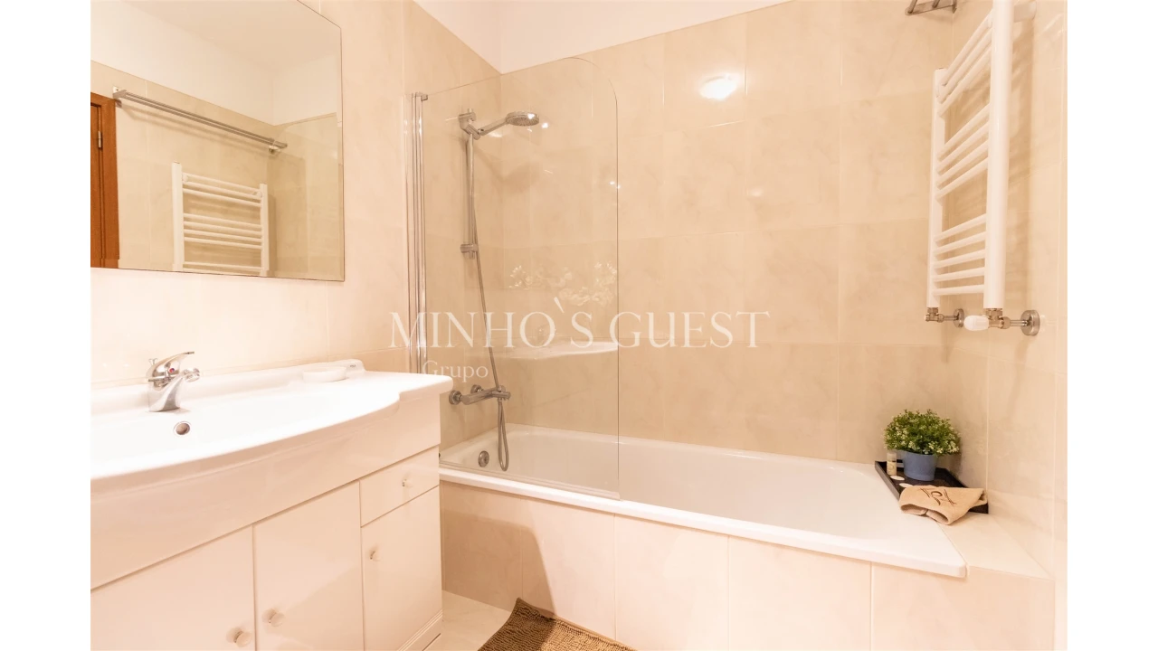 Apartamento T2 para Arrendamento férias em Braga (Maximinos, Sé e Cividade) Foto 31