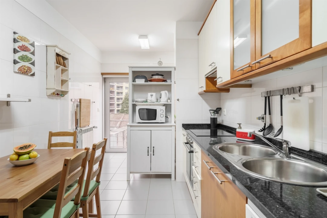 Apartamento T2 para Arrendamento férias em Braga (Maximinos, Sé e Cividade) Foto 21