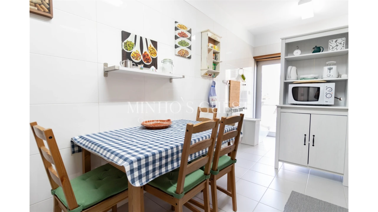 Apartamento T2 para Arrendamento férias em Braga (Maximinos, Sé e Cividade) Foto 28