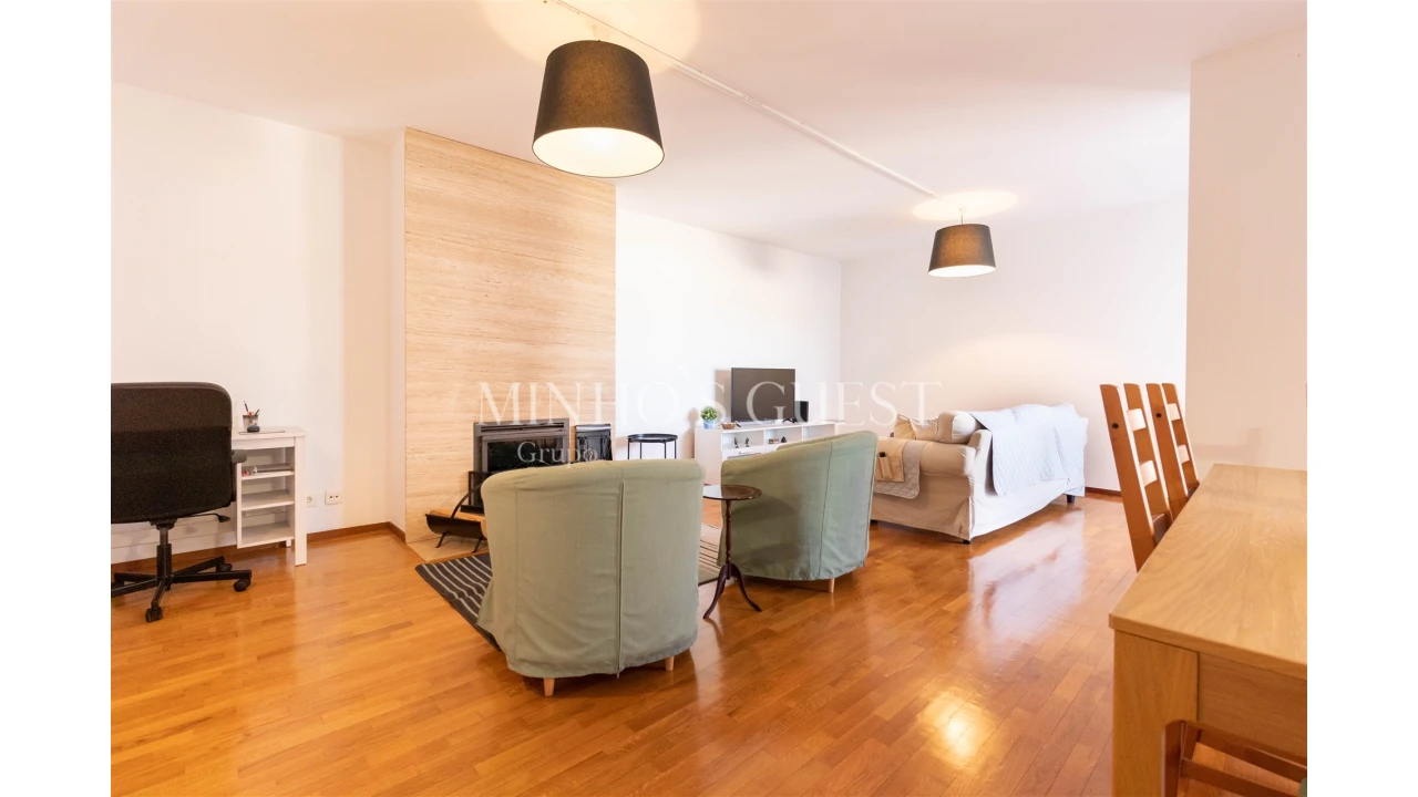 Apartamento T2 para Arrendamento férias em Braga (Maximinos, Sé e Cividade) Foto 21