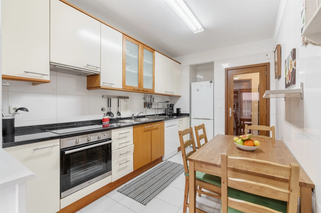 Apartamento T2 para Arrendamento férias em Braga (Maximinos, Sé e Cividade) Foto 22