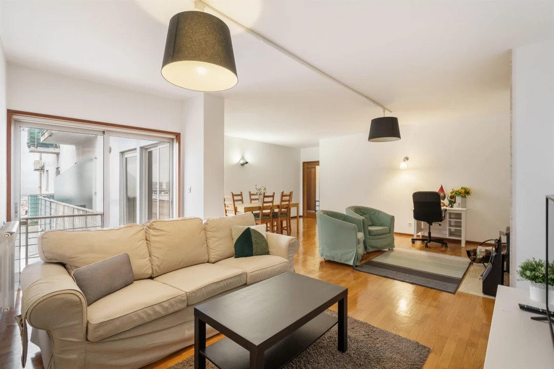 Apartamento T2 para Arrendamento férias em Braga (Maximinos, Sé e Cividade) Foto 16